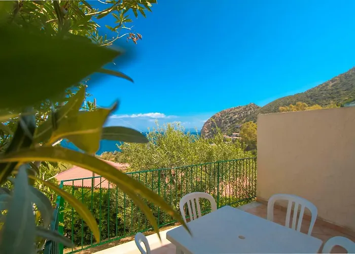 Aparthotel Calava 4*